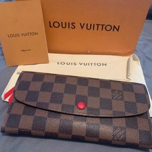 AUTHENTIC Louis Vuitton Emilie Wallet